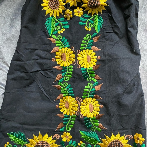 Dress - Picture 2 of 6